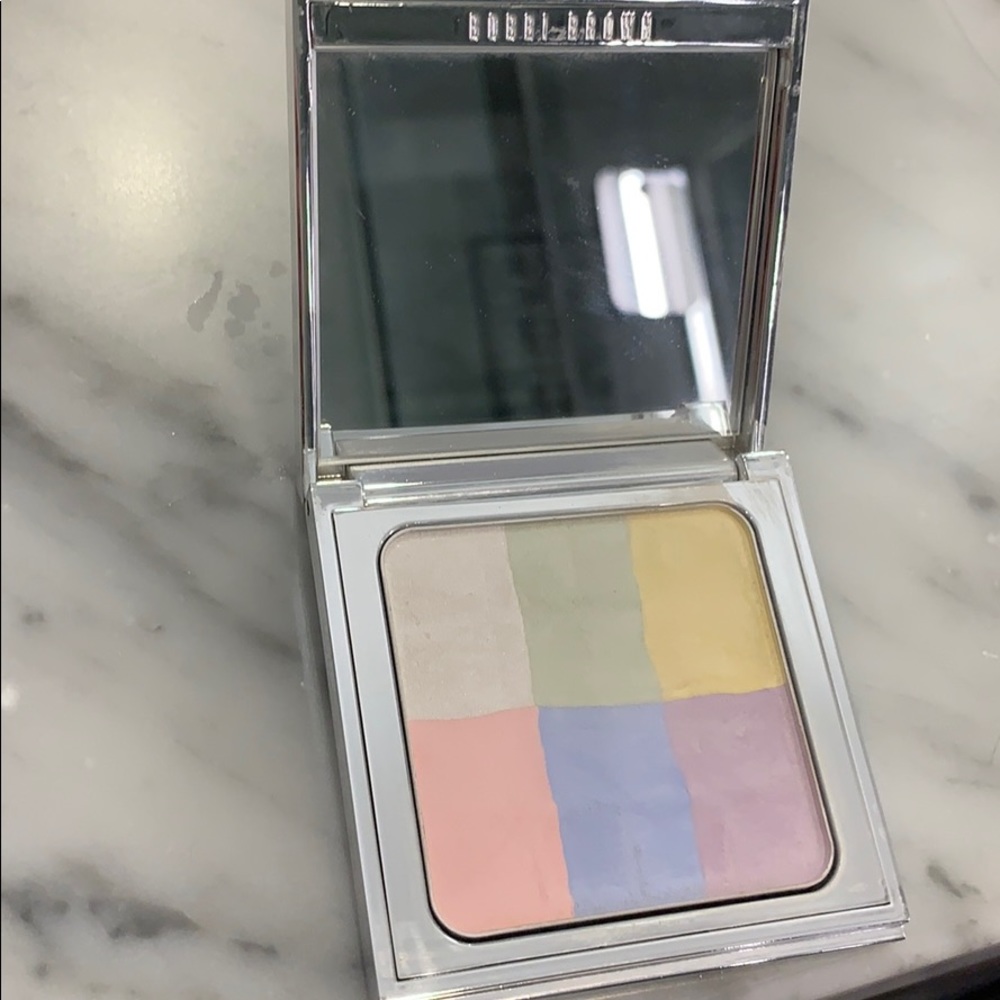 Bobbi Brown brightening finishing powder